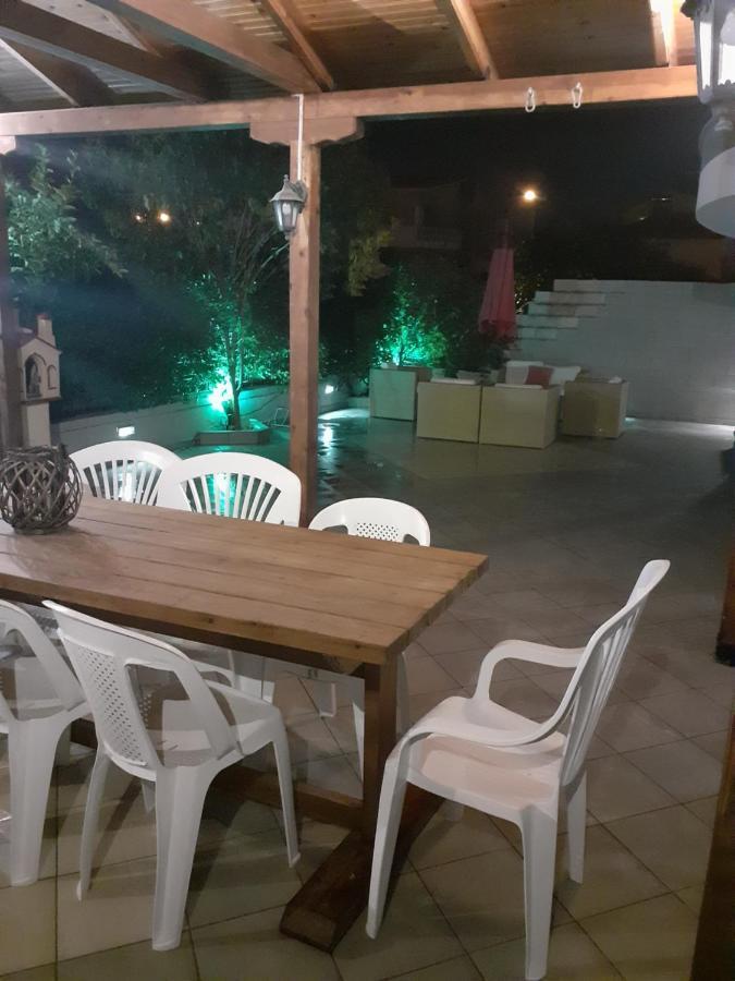 Vila Alegria Nea Iraklitsa Buitenkant foto